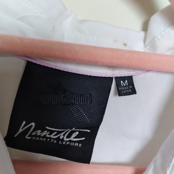 Nanette Lepore Star Print Split Tail Button Front Top Size Medium - Picture 9 of 11